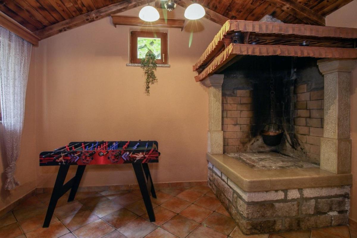 Villa Dea in Kmeti  Žminj Exterior foto
