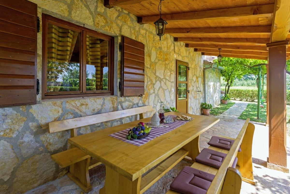 Villa Dea in Kmeti  Žminj Exterior foto